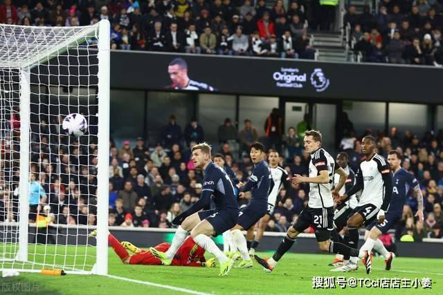 西甲-莱万多夫斯基梅开二度 巴萨2-1阿拉维斯